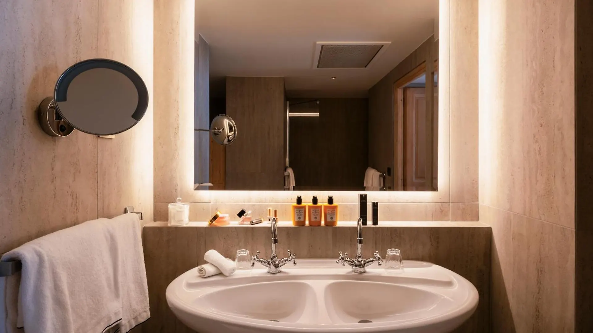 Alpes Hotel Du Pralong Courchevel 5*,  Francia